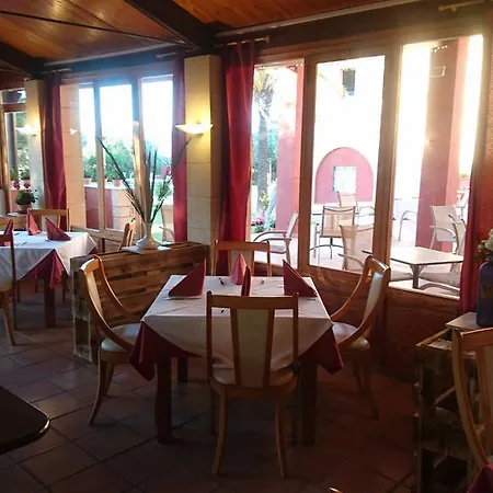 Hotel Cases De Sant Jaume 3*